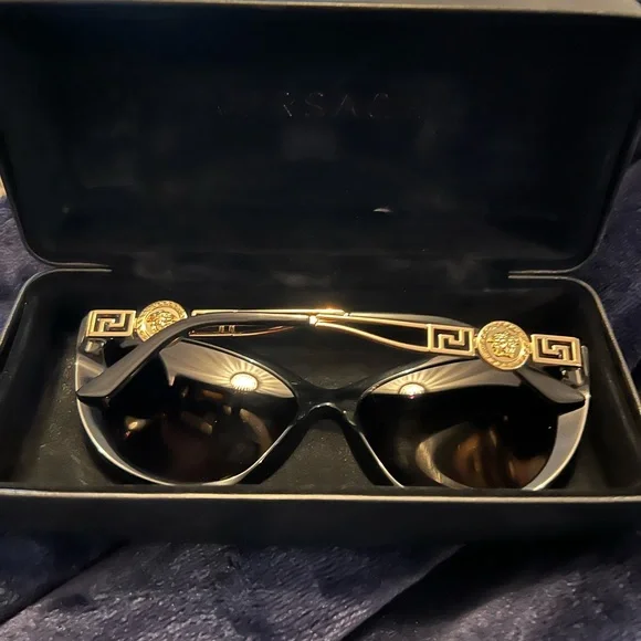 Versace Black and Gold Women's Sunglasses - Picture 3 of 7